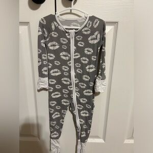 Little Sleepies kisses